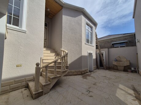 6 otaqlı həyət evi/bağ evi - Binəqədi q. - 180 m²