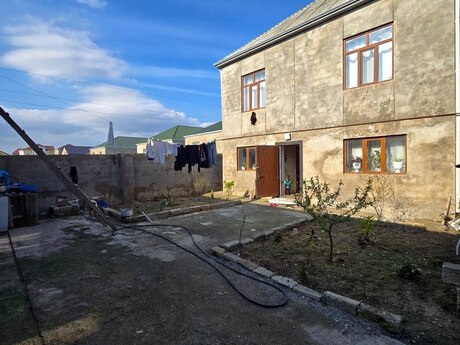 6 otaqlı həyət evi/bağ evi - Binə q. - 230 m²