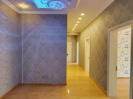 3-комн. новостройка - м. 8 ноября - 140 м²
