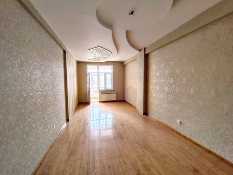 3-комн. новостройка - м. 8 ноября - 140 м²