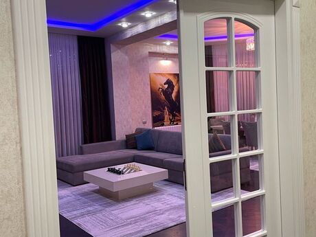 3 otaqlı yeni tikili - Ağ şəhər q. - 150 m²