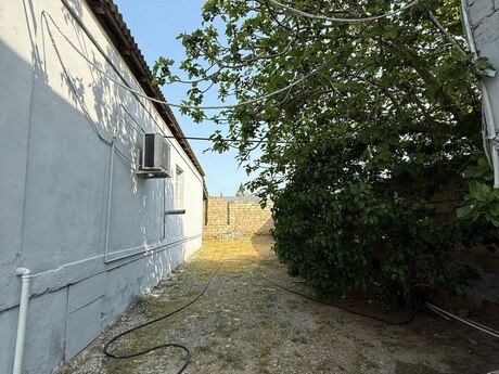 5 otaqlı həyət evi/bağ evi - Buzovna q. - 196 m²
