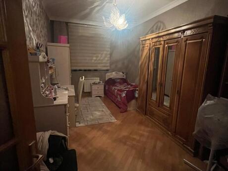 4 otaqlı köhnə tikili - Şah İsmayıl Xətai m. - 151 m²