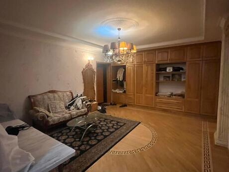 4 otaqlı köhnə tikili - Şah İsmayıl Xətai m. - 151 m²