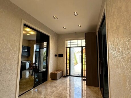 5 otaqlı həyət evi/bağ evi - Mərdəkan q. - 400 m²