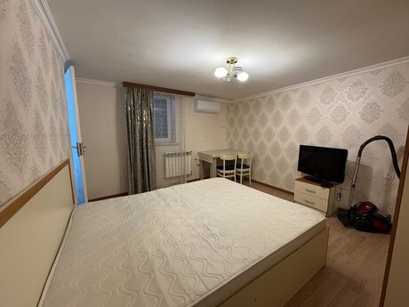 1 otaqlı həyət evi/bağ evi - İnşaatçılar m. - 30 m²