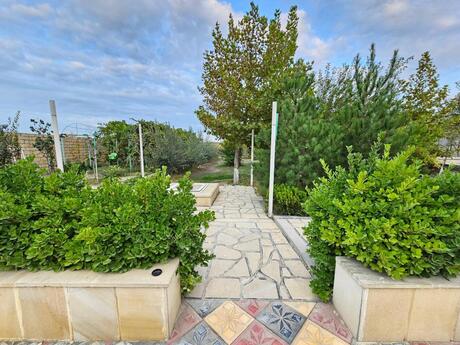 5 otaqlı həyət evi/bağ evi - Nardaran q. - 200 m²