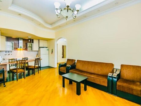 3 otaqlı köhnə tikili - Sahil m. - 85 m²