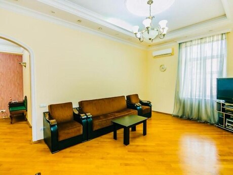 3 otaqlı köhnə tikili - Sahil m. - 85 m²