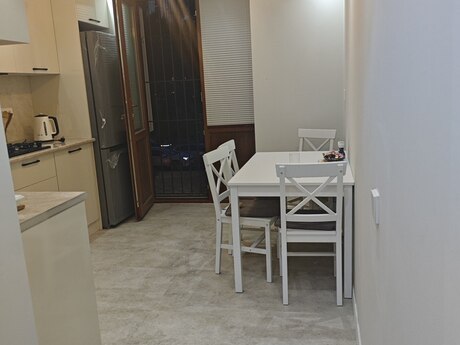 2 otaqlı köhnə tikili - Şah İsmayıl Xətai m. - 67 m²