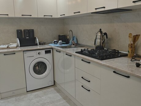 2 otaqlı köhnə tikili - Şah İsmayıl Xətai m. - 67 m²