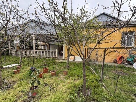 5 otaqlı həyət evi/bağ evi - Yeni Ramana q. - 200 m²