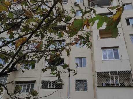 5 otaqlı köhnə tikili - Massiv G q. - 122 m²