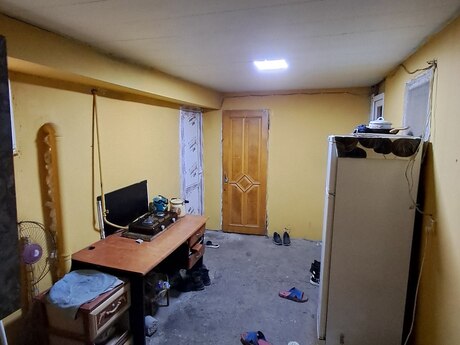 6 otaqlı həyət evi/bağ evi - İnşaatçılar m. - 150 m²