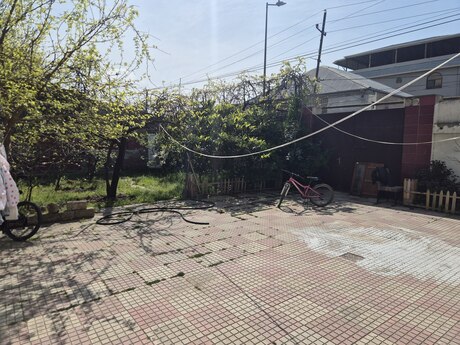 6 otaqlı həyət evi/bağ evi - Bakıxanov q. - 215 m²