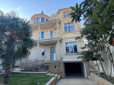 7 otaqlı həyət evi/bağ evi - Badamdar q. - 450 m²