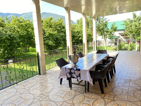 4 otaqlı həyət evi/bağ evi - Qax - 80 m²
