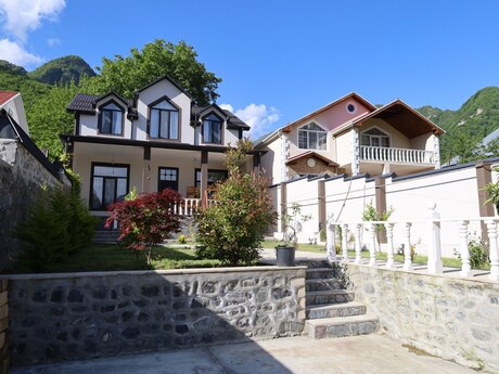 7 otaqlı həyət evi/bağ evi - Qax - 120 m²