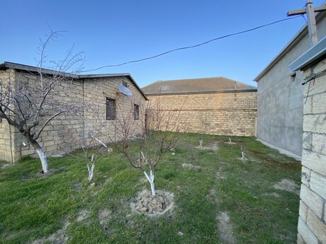 3 otaqlı həyət evi/bağ evi - Saray q. - 80 m²