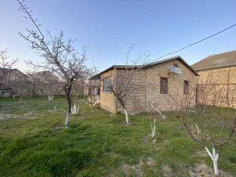 3 otaqlı həyət evi/bağ evi - Saray q. - 80 m²