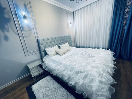 3-комн. новостройка - м. 8 ноября - 107 м²