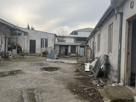 Həyət evi/Bağ evi - Böyükşor q. - 650 m²