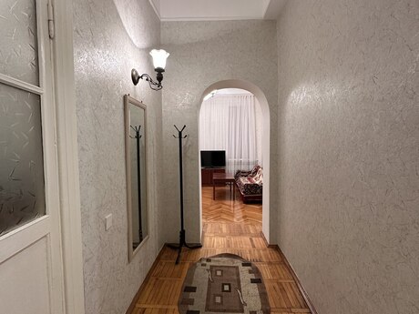 Объявление №6065479 - Баку, м. Элмляр Академиясы, 3-комн., 90 м², 1/5 этаж