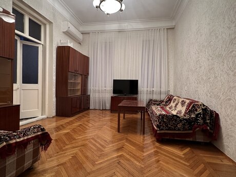 3 otaqlı köhnə tikili - Elmlər Akademiyası m. - 90 m²