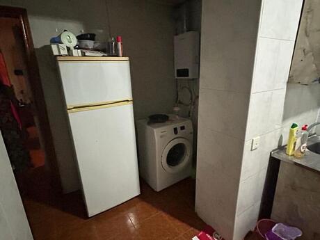 3 otaqlı köhnə tikili - İnşaatçılar m. - 75 m²