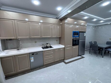 4 otaqlı yeni tikili - Nəriman Nərimanov m. - 150 m²