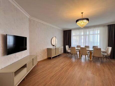 4 otaqlı yeni tikili - Şah İsmayıl Xətai m. - 190 m²