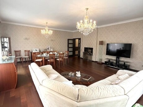 5 otaqlı yeni tikili - Nəsimi r. - 235 m²