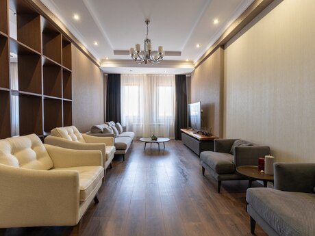 6 otaqlı yeni tikili - Xətai r. - 400 m²