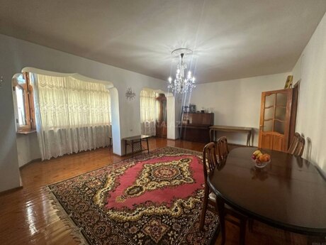 4 otaqlı köhnə tikili - Elmlər Akademiyası m. - 105 m²