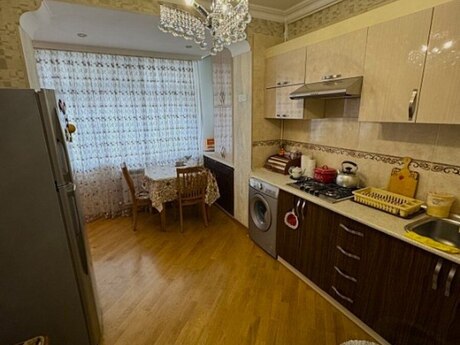 2 otaqlı köhnə tikili - Azadlıq Prospekti m. - 65 m²