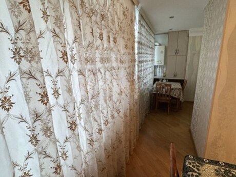 2 otaqlı köhnə tikili - Azadlıq Prospekti m. - 65 m²