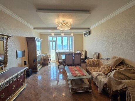 Объявление №6065798 - Баку, м. Элмляр Академиясы, 3-комн., 143 м², 9/16 этаж