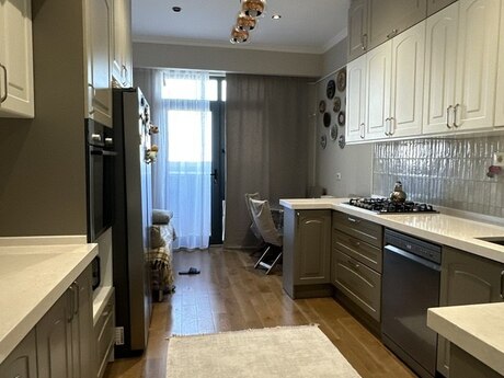 4 otaqlı yeni tikili - Yasamal q. - 121 m²