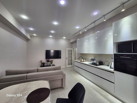Elan №6065883 - Bakı, Badamdar q., 3 otaqlı, 102 m², 15/17 mərtəbə