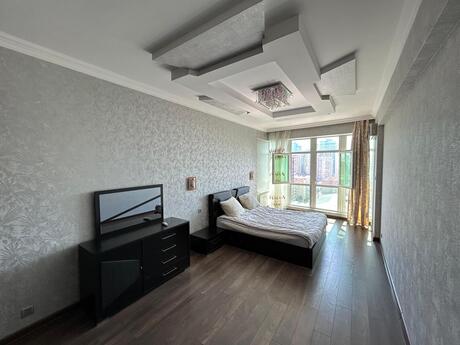 4 otaqlı yeni tikili - Şah İsmayıl Xətai m. - 180 m²
