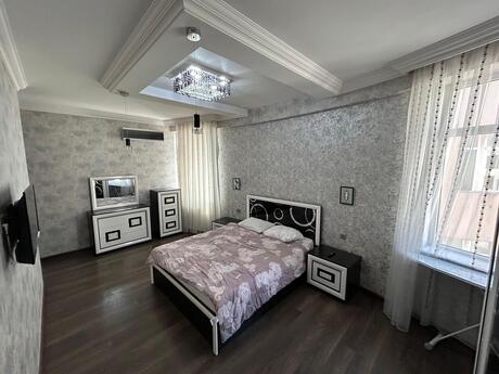 4 otaqlı yeni tikili - Şah İsmayıl Xətai m. - 180 m²