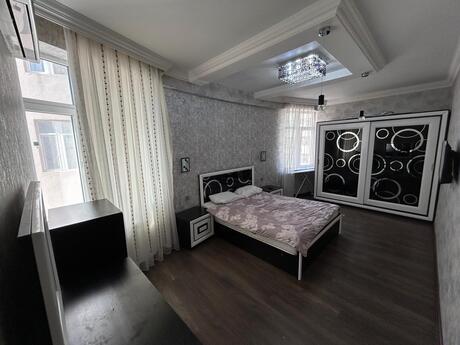 4 otaqlı yeni tikili - Şah İsmayıl Xətai m. - 180 m²