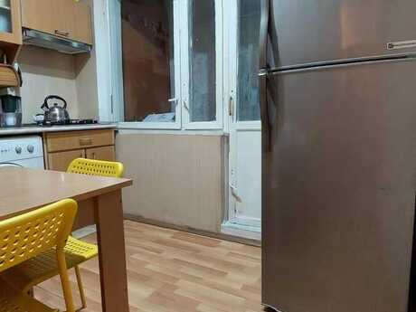 2 otaqlı köhnə tikili - Köhnə Günəşli q. - 68 m²