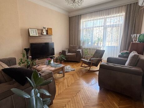 3 otaqlı köhnə tikili - Nəsimi r. - 80 m²