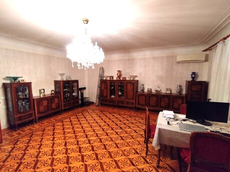 4 otaqlı köhnə tikili - Nəriman Nərimanov m. - 110 m²