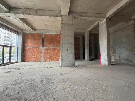 Obyekt - Ağ şəhər q. - 245 m²