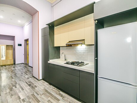 3 otaqlı köhnə tikili - Sahil m. - 80 m²
