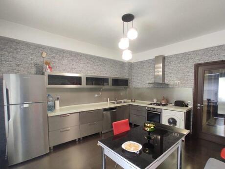 Elan №6066188 - Bakı, Nizami m., 2 otaqlı, 100 m², 4/18 mərtəbə