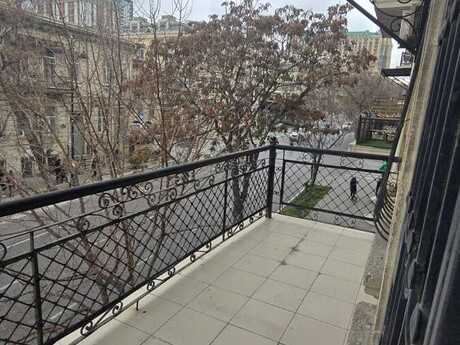 Объявление №6066220 - Баку, м. Низами, 2-комн., 51 м², 3/3 этаж
