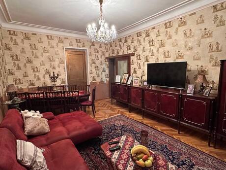 4 otaqlı köhnə tikili - 28 May m. - 100 m²